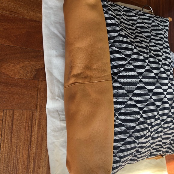 Want Les Essentiels leather & embroidered handbag - Picture 3 of 7